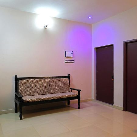 فندق The Club House بونديتْشيري المظهر الخارجي الصورة