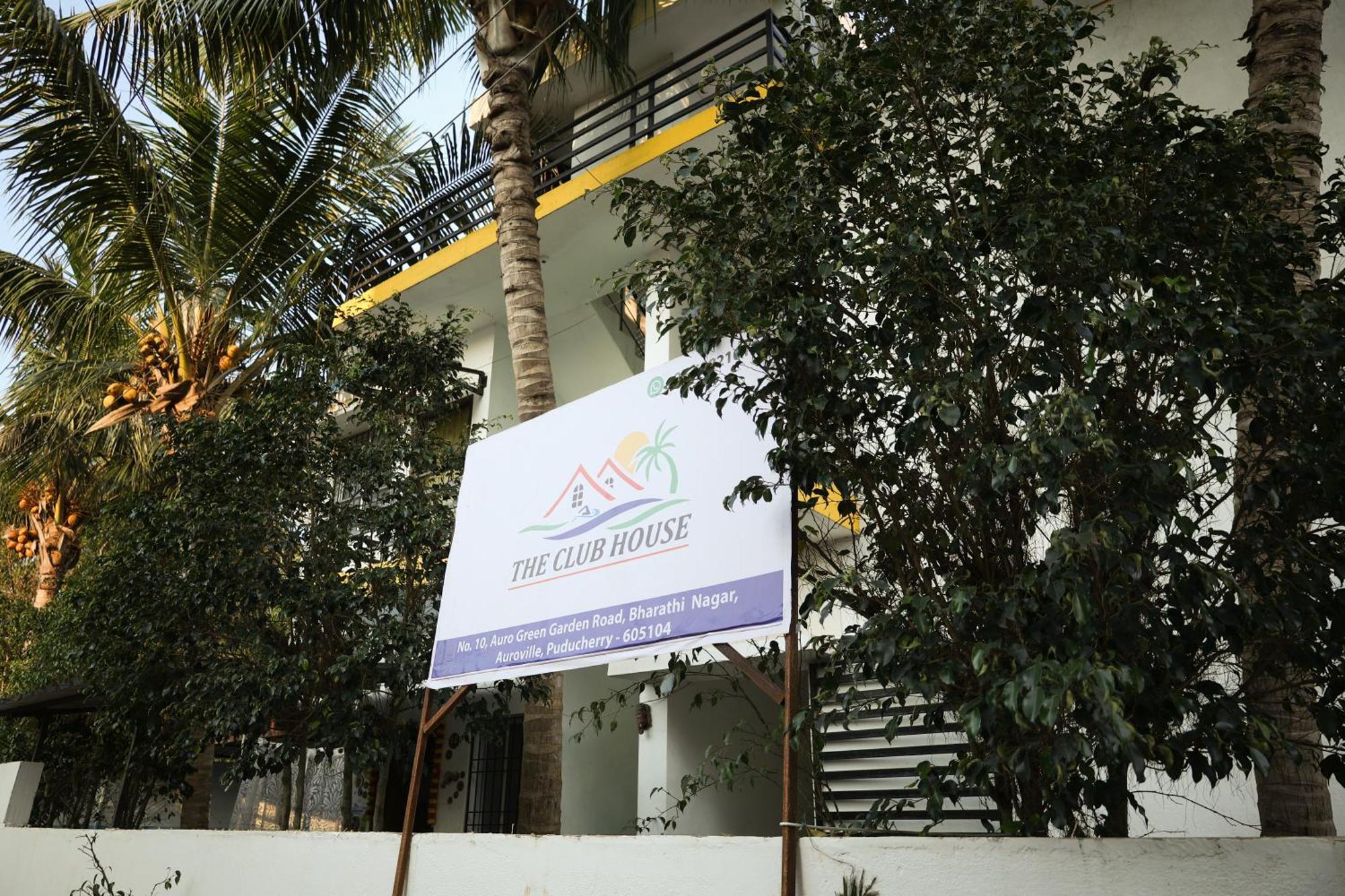 فندق The Club House بونديتْشيري المظهر الخارجي الصورة